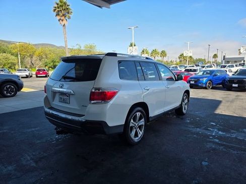 Used 2011 Toyota Highlander Limited w/ Tow Pkg AWD/4WD image 9