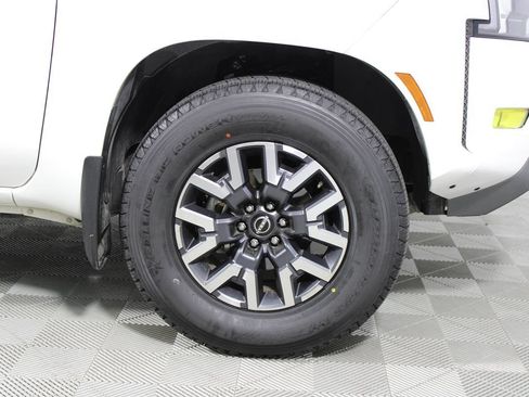 Used 2023 Nissan Frontier SV w/ SV Convenience Package RWD image 42