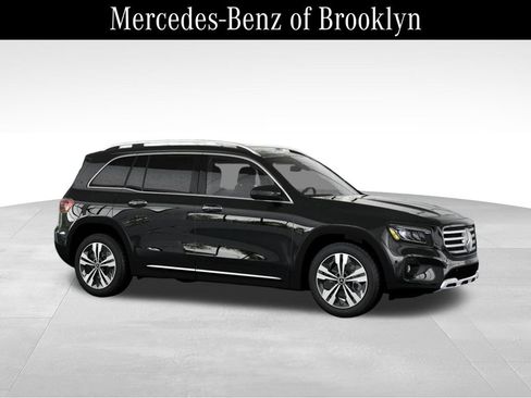 Used 2025 Mercedes-Benz GLB 250 4MATIC image 13