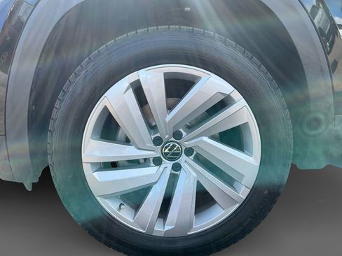 Used 2022 Volkswagen Atlas Cross Sport SE image 14