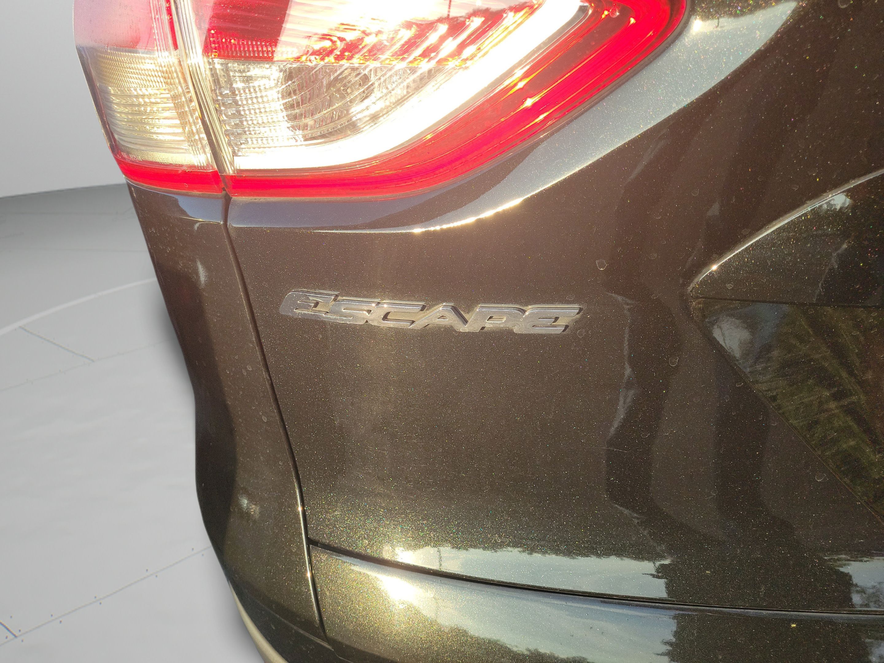 Used 2015 Ford Escape SE FWD image 21