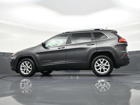 Used 2016 Jeep Cherokee Latitude image 26
