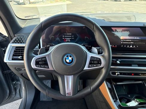 Used 2025 BMW X5 xDrive50e w/ M Sport Package AWD/4WD image 2