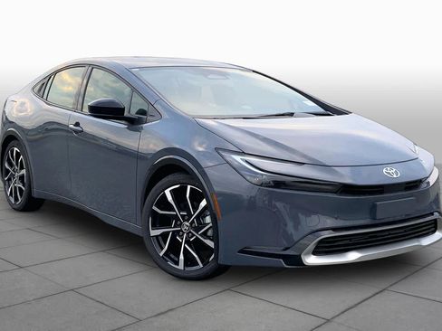 Used 2026 Toyota Prius Plug-In Hybrid FWD image 3