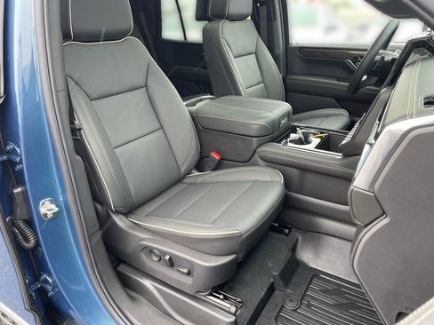 Used 2026 GMC Yukon Elevation w/ Elevation Premium Package AWD/4WD image 29