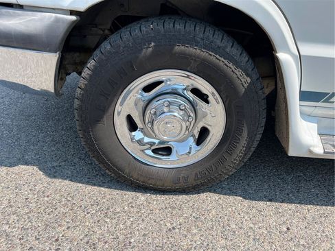 Used 2000 Dodge B3500 RWD image 25