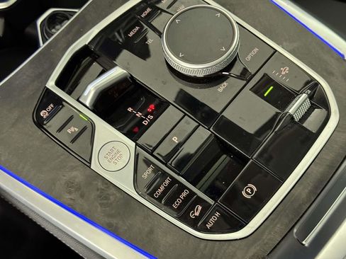 Used 2024 BMW X7 xDrive40i w/ Climate Comfort Package image 28