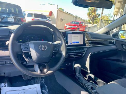 Used 2025 Toyota Camry LE image 10