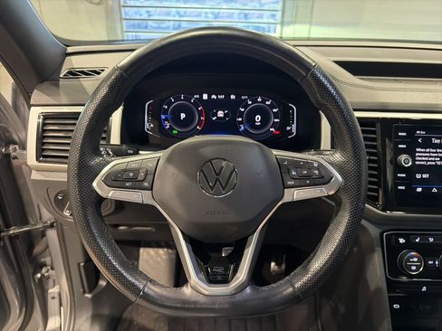 Used 2022 Volkswagen Atlas Cross Sport SEL R-Line AWD/4WD image 19