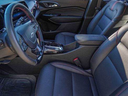 Used 2024 Chevrolet Trax RS w/ Sunroof Package image 10