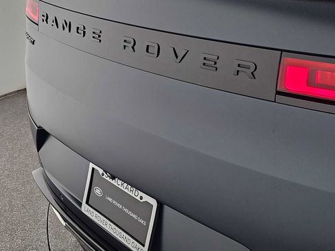 Used 2025 Land Rover Range Rover Sport Autobiography image 13