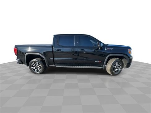 Certified 2022 GMC Sierra 1500 AT4 w/ AT4 Premium Package image 9