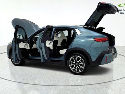 Used 2026 BMW X2 xDrive28i AWD/4WD image 16