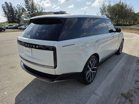 Certified 2024 Land Rover Range Rover Long Wheelbase SE image 22