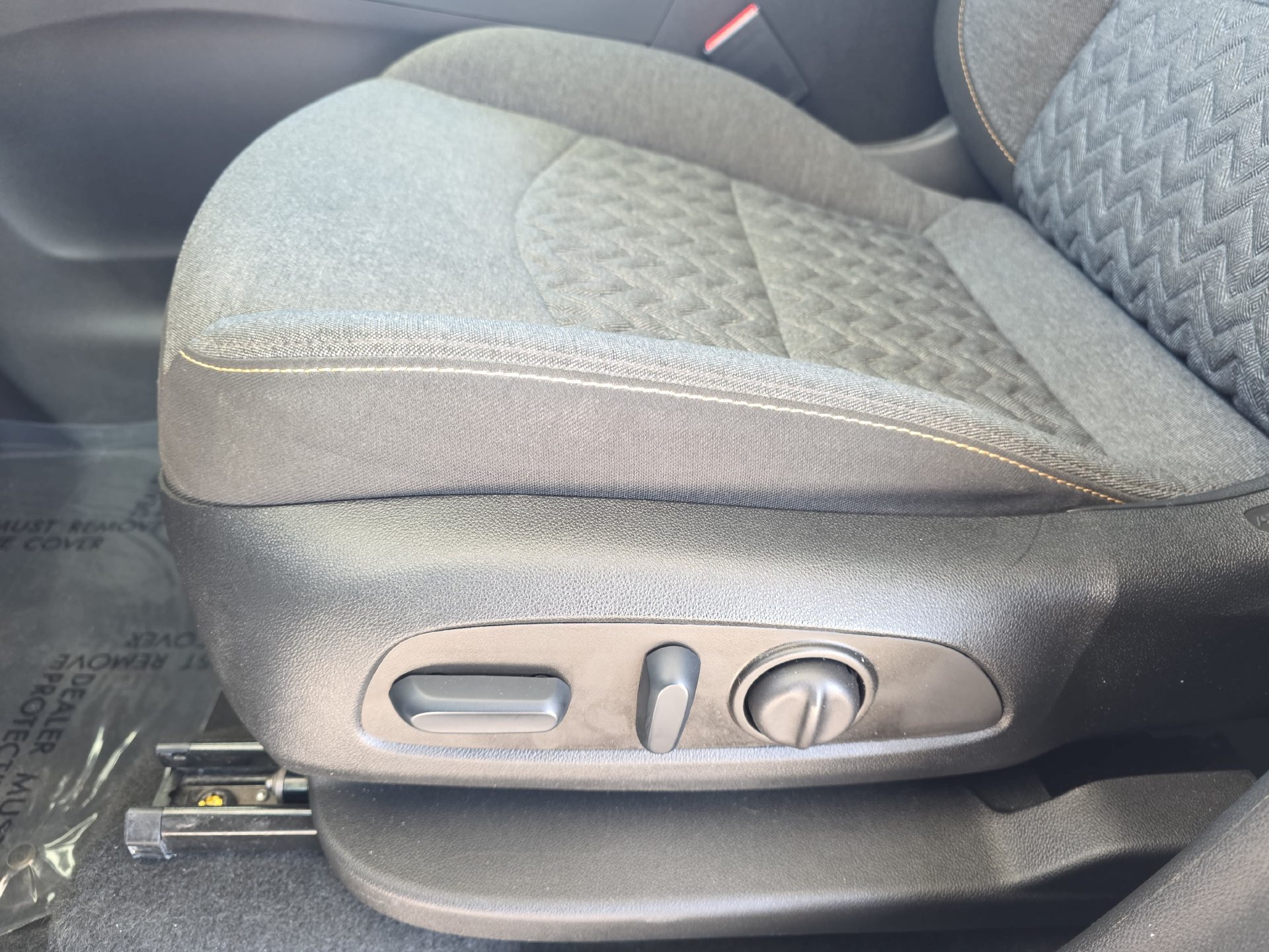 Used 2023 Chevrolet Equinox LT FWD image 28