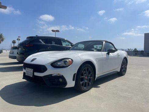Used 2017 FIAT 124 Spider Abarth RWD image 5