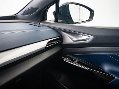 Used 2024 Volkswagen ID.4 S image 31