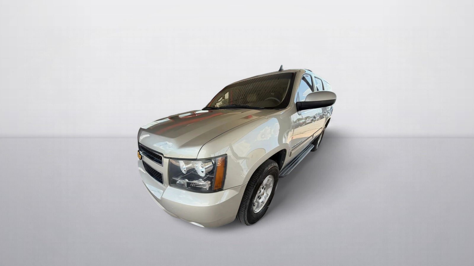 Used 2014 Chevrolet Suburban LT RWD image 5