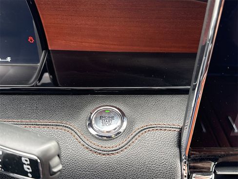 Used 2020 Lincoln Navigator Reserve image 6