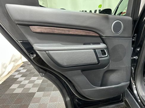 Used 2022 Land Rover Discovery HSE R-Dynamic AWD/4WD image 18