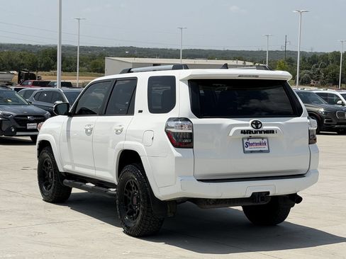 Used 2020 Toyota 4Runner SR5 Premium w/ Moonroof Package AWD/4WD image 4