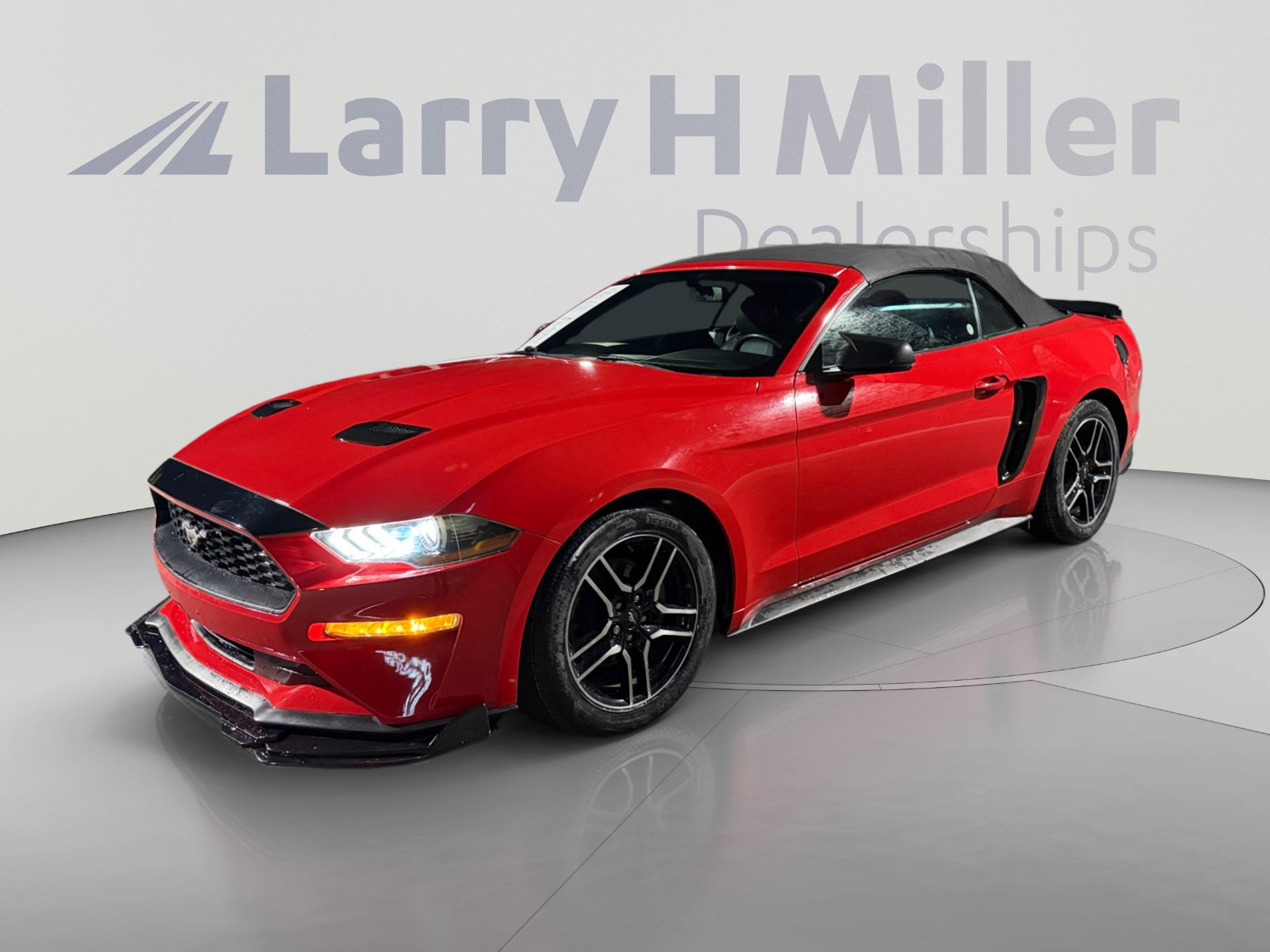 Used 2019 Ford Mustang Premium RWD image 1