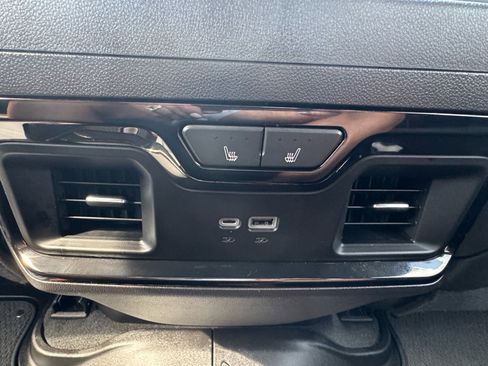 Used 2024 GMC Sierra 1500 AT4 w/ AT4 Premium Package image 28