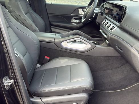 Certified 2025 Mercedes-Benz GLS 450 4MATIC image 11