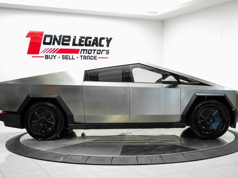Used 2024 Tesla Cybertruck Cyberbeast AWD/4WD image 5