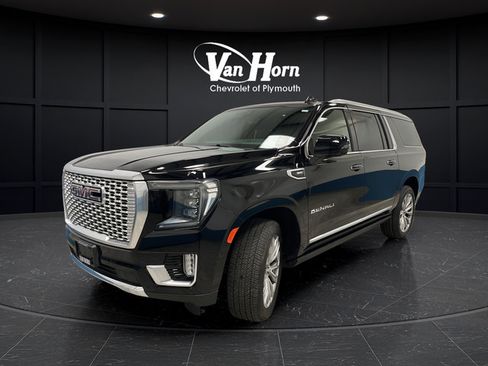 Used 2021 GMC Yukon XL Denali w/ Denali Premium Package AWD/4WD image 3