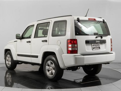 Used 2012 Jeep Liberty Sport image 6