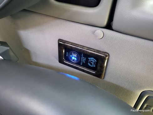 Used 2018 GMC Savana 2500 w/ Enhanced Convenience Package image 26