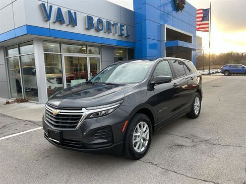 Certified 2022 Chevrolet Equinox LS w/ LS Convenience Package image 1