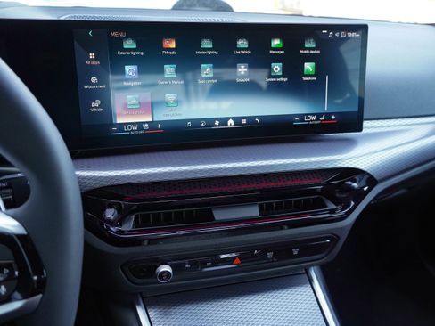 Certified 2025 BMW 330i Sedan RWD image 24
