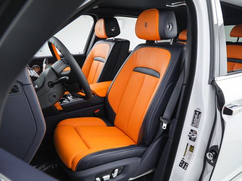 Used 2026 Rolls-Royce Cullinan image 28