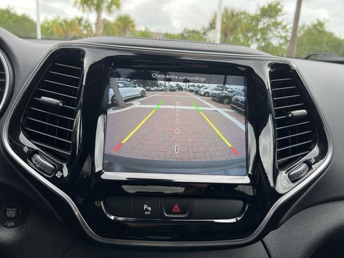 Used 2020 Jeep Cherokee Limited AWD/4WD image 24