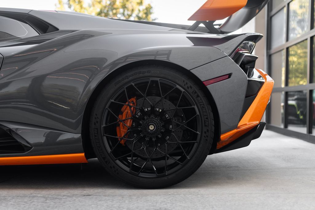 Used 2023 Lamborghini Huracan STO RWD image 15