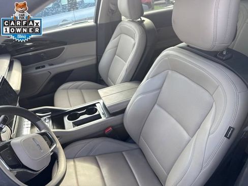 Used 2024 Lincoln Nautilus Premier AWD/4WD image 4