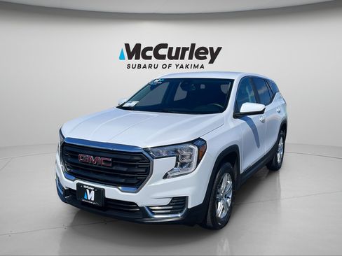 Used 2024 GMC Terrain SLE AWD/4WD image 2