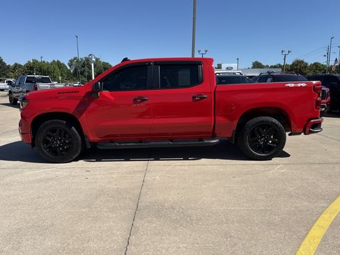 Used 2024 Chevrolet Silverado 1500 Custom w/ Turbomax Blackout Package AWD/4WD image 9