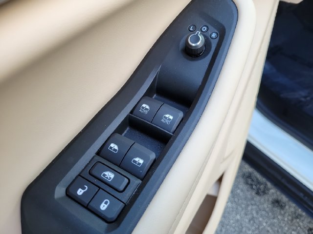 Certified 2025 Jeep Grand Cherokee Limited w/ Luxury Tech Group II RWD image 23