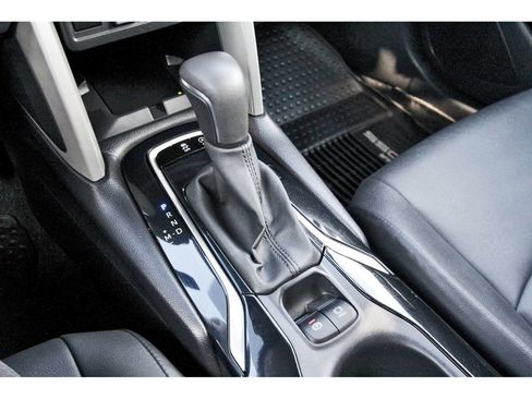 Used 2024 Toyota Corolla Cross XLE image 28