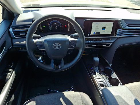 Used 2025 Toyota Camry LE FWD image 11