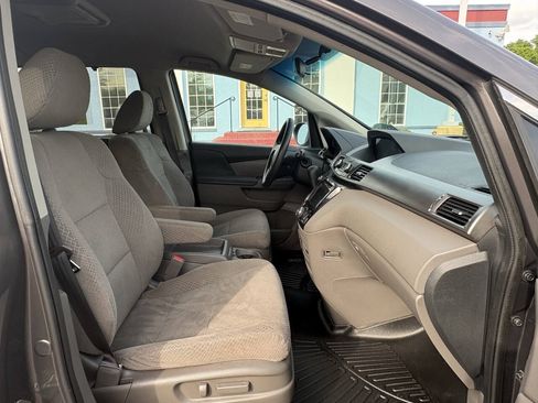 Used 2016 Honda Odyssey SE image 19