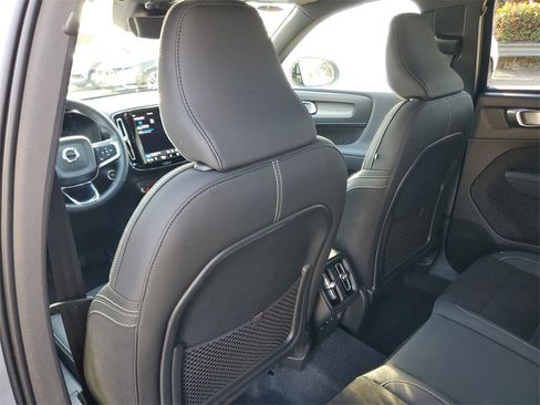 Certified 2025 Volvo XC40 B5 Plus image 10