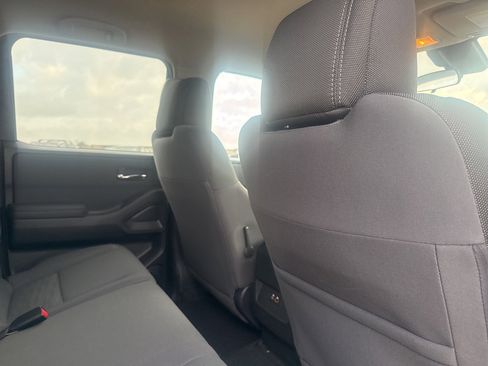 Used 2024 Nissan Frontier SV w/ Technology Package image 15