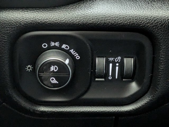 Used 2019 RAM 1500 Big Horn RWD image 22