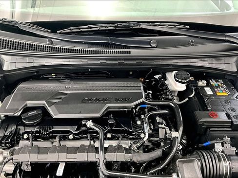 Certified 2024 Hyundai Elantra SE FWD image 9