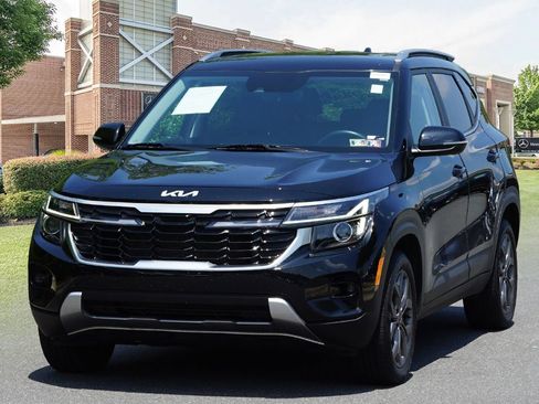 Used 2024 Kia Seltos S AWD/4WD image 4