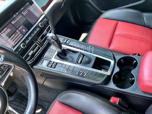 Certified 2020 Porsche Macan S AWD/4WD image 17